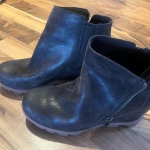 Sorel Joan of Arctic wedge zip bootie